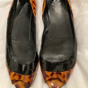 Gucci peep toe flats size 38